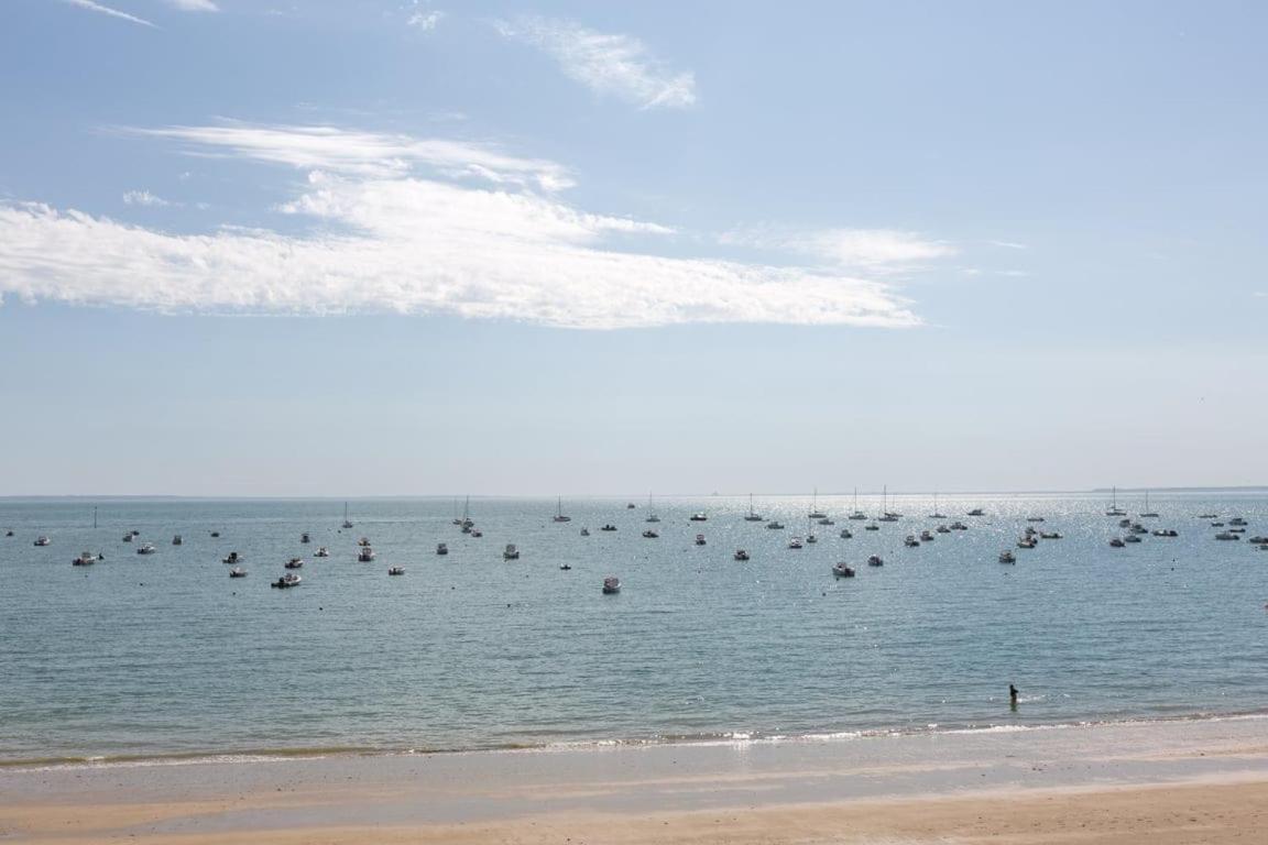 Les Pieds Dans L'Eau - Bel Appartement - Vue Mer Канкал Екстериор снимка