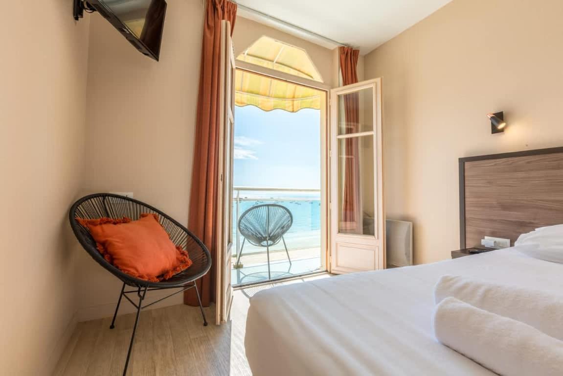 Les Pieds Dans L'Eau - Bel Appartement - Vue Mer Канкал Екстериор снимка