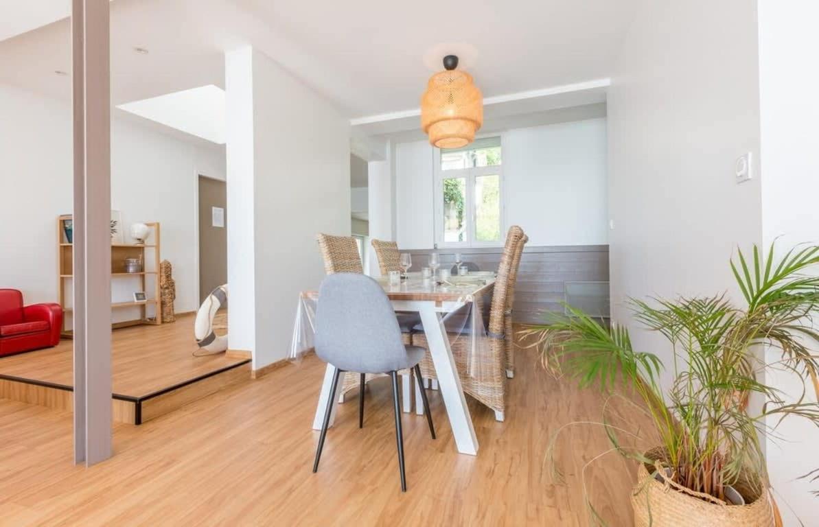 Les Pieds Dans L'Eau - Bel Appartement - Vue Mer Канкал Екстериор снимка